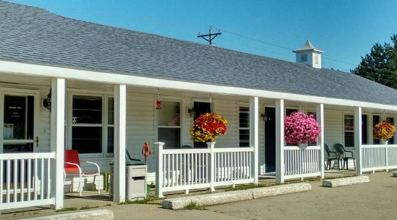 Hillcrest Inn & Motel (Hill Crest Motel) - From Web Listing (newer photo)